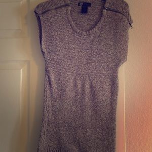 Sleeveless sweater too